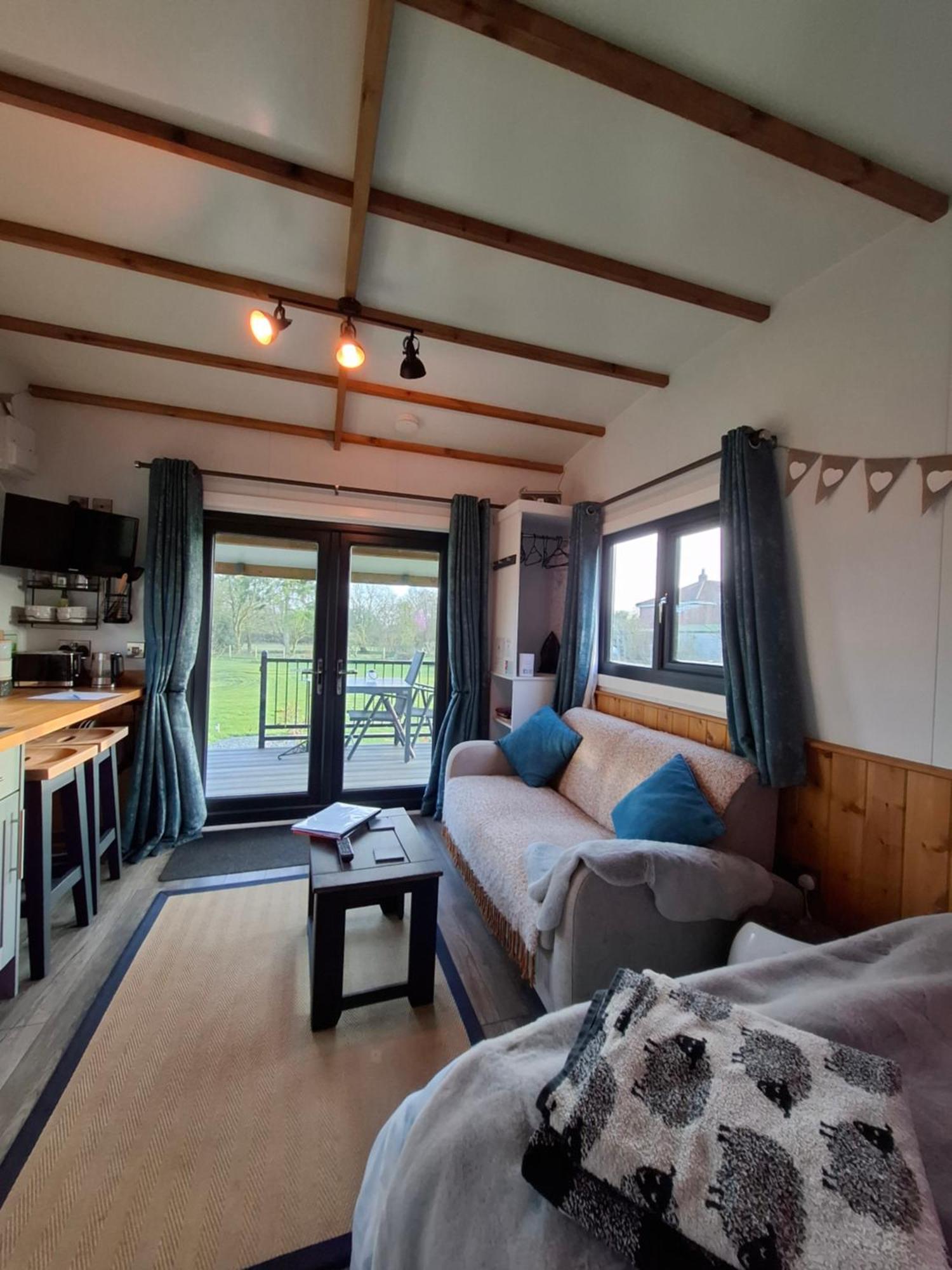Peppercorn Pod At Beck House Glamping Hotell Salmonby Eksteriør bilde